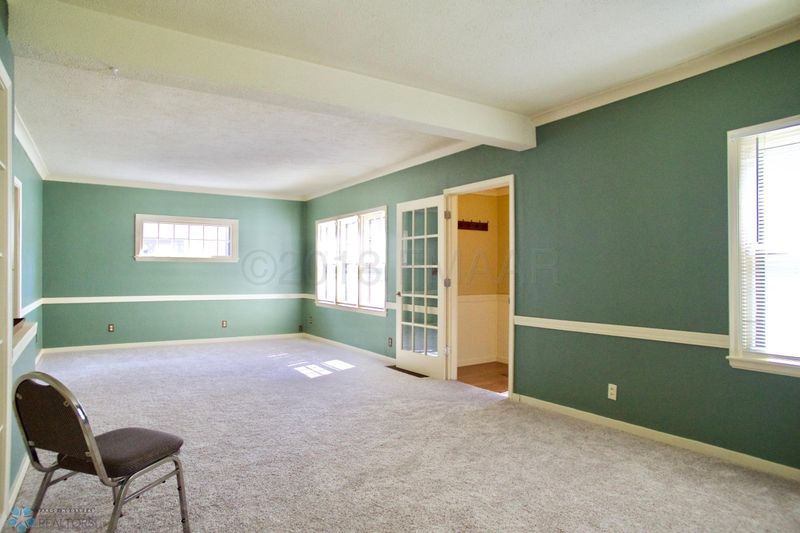 316 11th St S, Moorhead, MN 56560