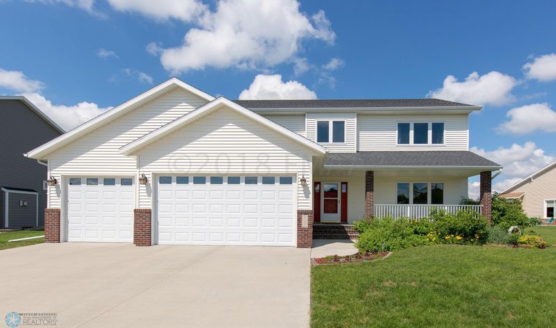 4313 39th St S, Moorhead, MN 56560