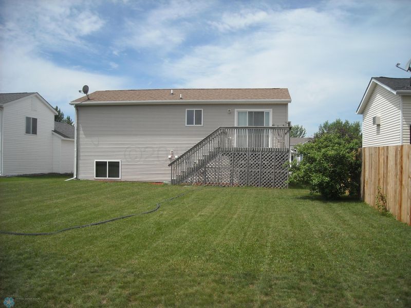 3430 39th St S, Moorhead, MN 56560