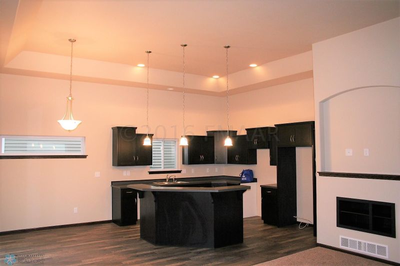 3739 32nd St S, Moorhead, MN 56560