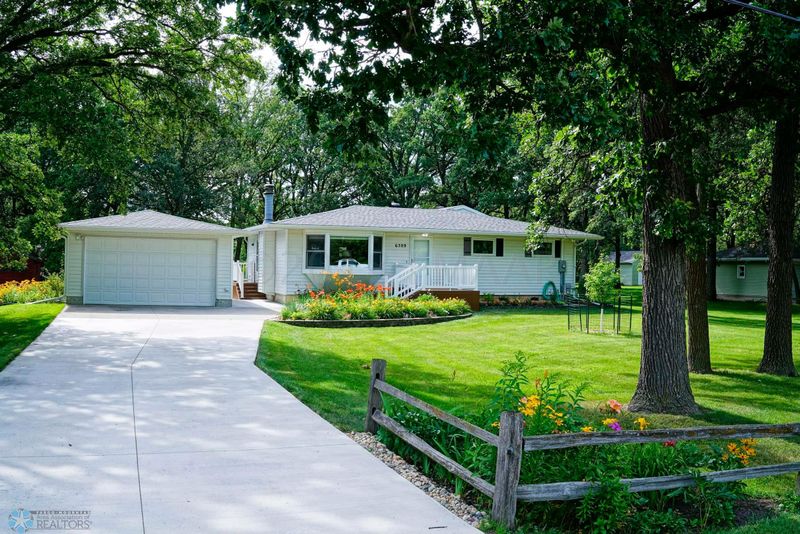 6509 2nd St N, Moorhead, MN 56560