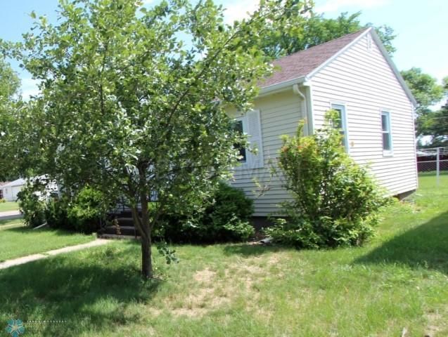 722 17th St N, Moorhead, MN 56560