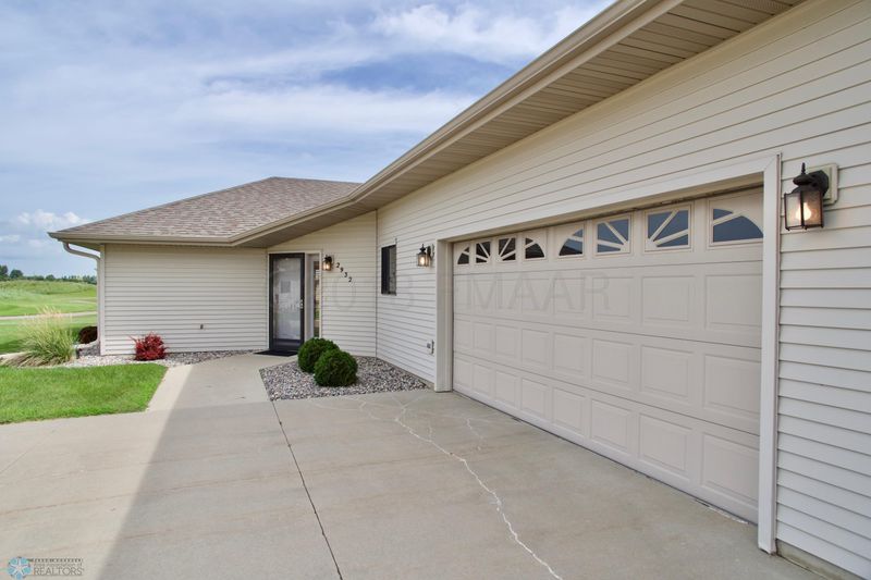 2932 12th Ave S, Moorhead, MN 56560