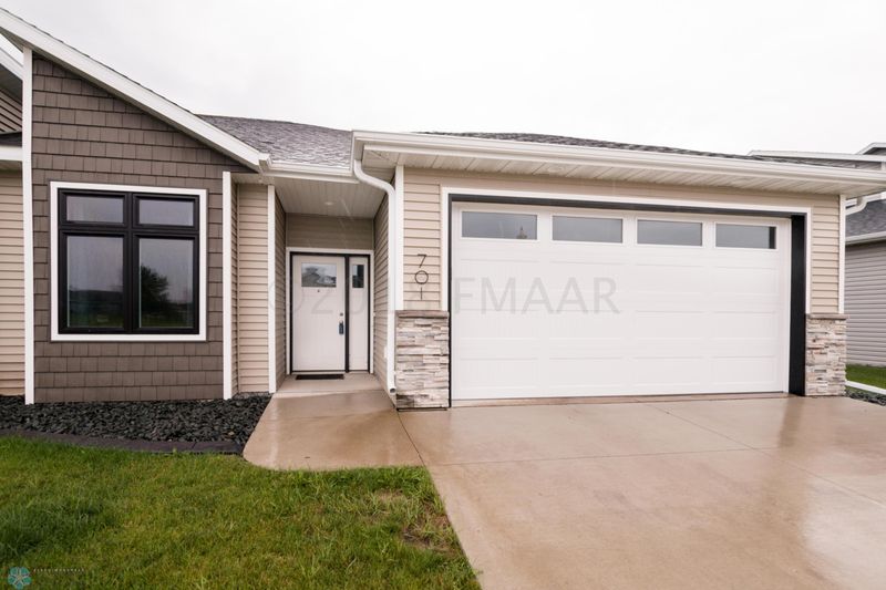 701 Westminster Dr, Moorhead, MN 56560