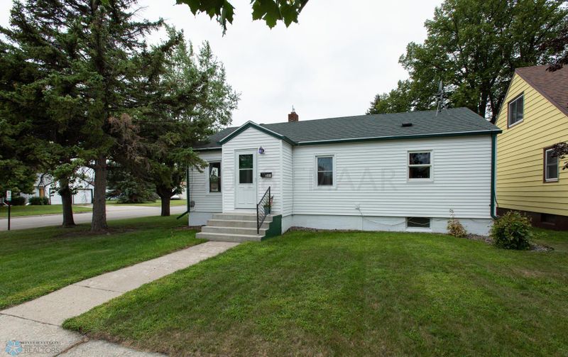 501 18th St N, Moorhead, MN 56560