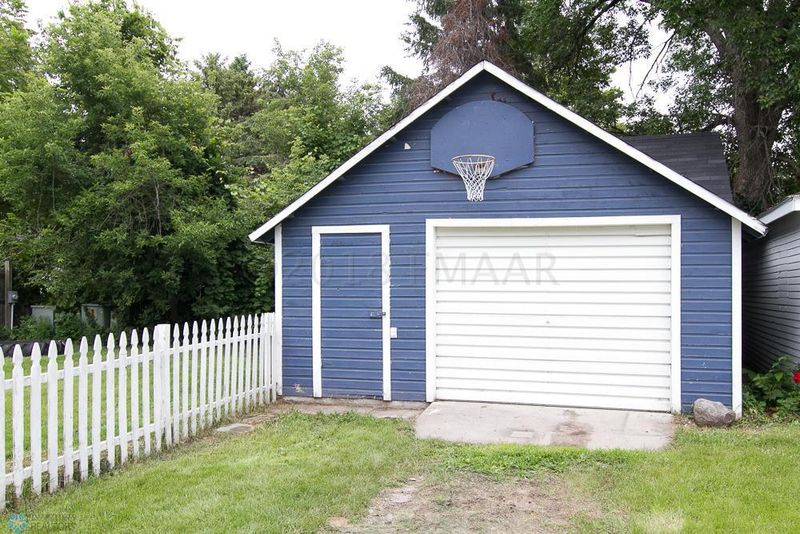 516 6th St, Hawley, MN 56549