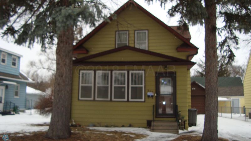 216 9th Ave S, Moorhead, MN 56560
