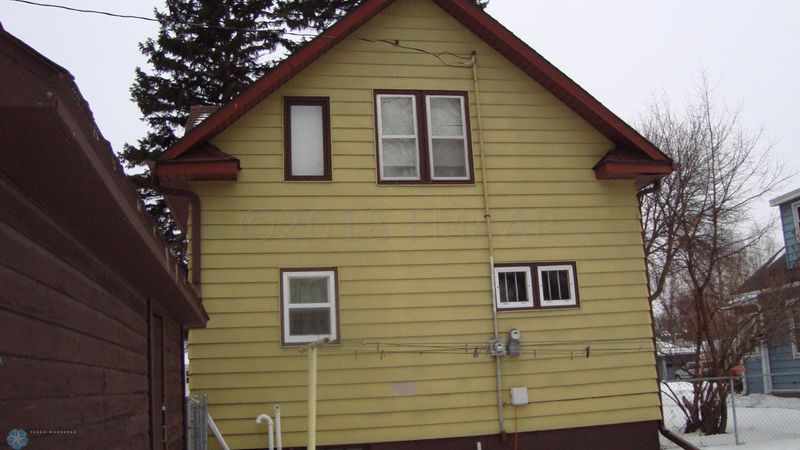 216 9th Ave S, Moorhead, MN 56560