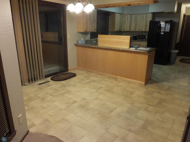 2732 Walnut Cir, Moorhead, MN 56560