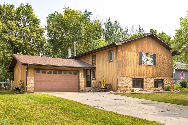 2974 Heatherwood Cir S, Moorhead, MN 56560