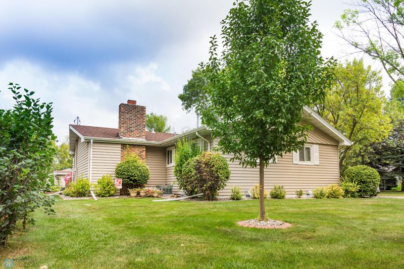 2513 13th St S, Moorhead, MN 56560