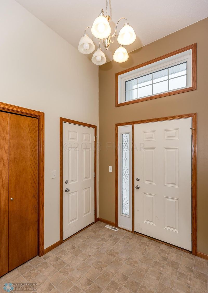 1621 43rd Ave S, Moorhead, MN 56560