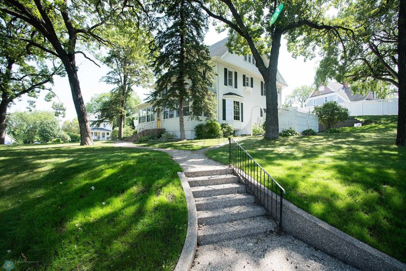 324 S Lakeside Dr, Fergus Falls, MN 56537