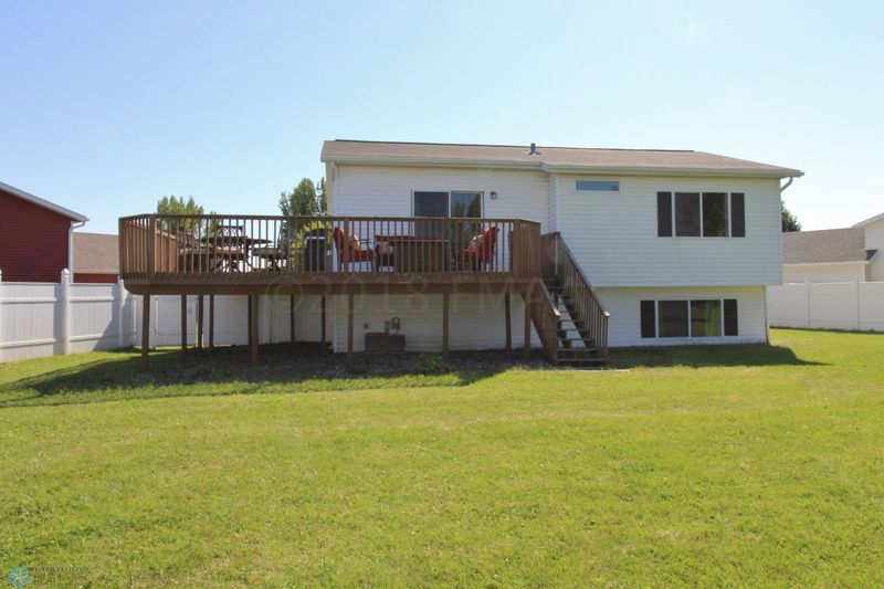 3324 39th St S, Moorhead, MN 56560