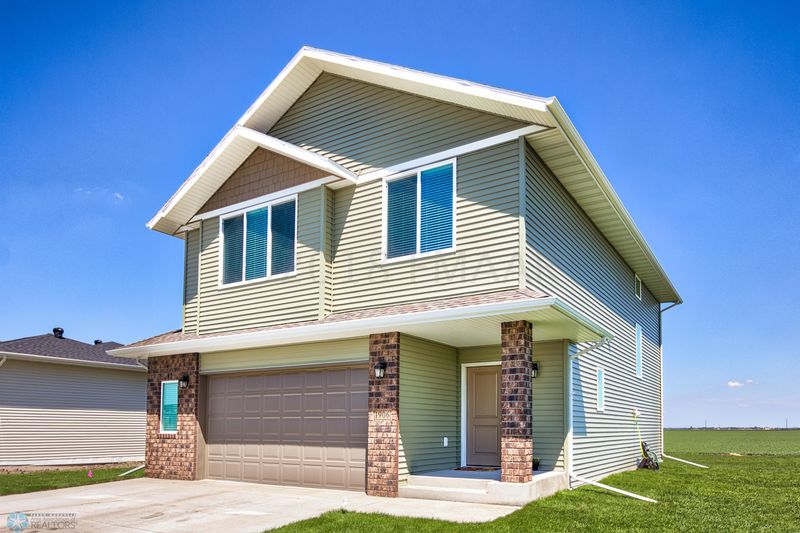 1906 42nd St S, Moorhead, MN 56560