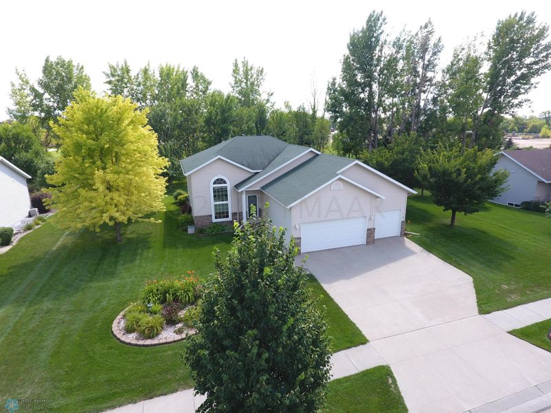 989 18th Ave N, Moorhead, MN 56560