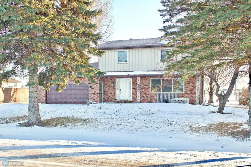 105 9th St SE, Glyndon, MN 56547
