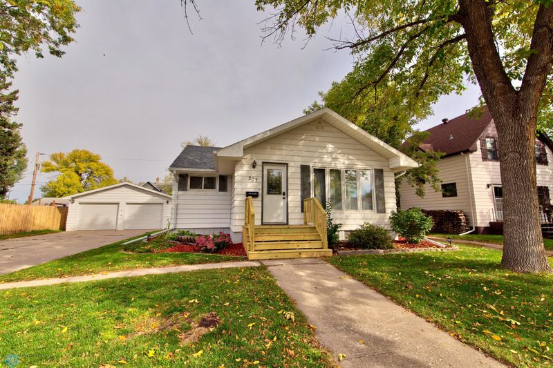 207 1 Ave SW, Dilworth, MN 56529