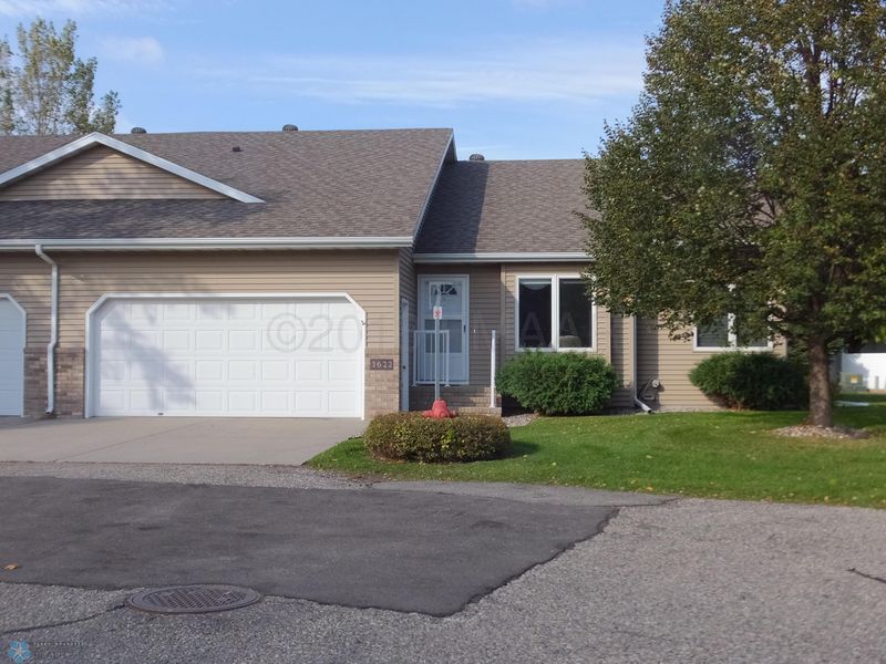 3622 5th St S, Moorhead, MN 56560