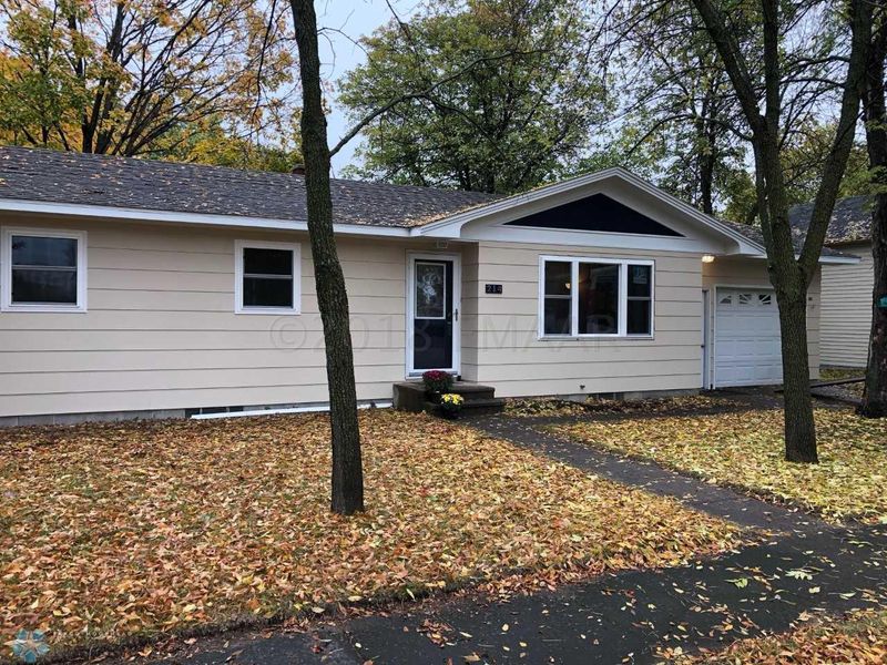 214 2 St NE, Barnesville, MN 56514