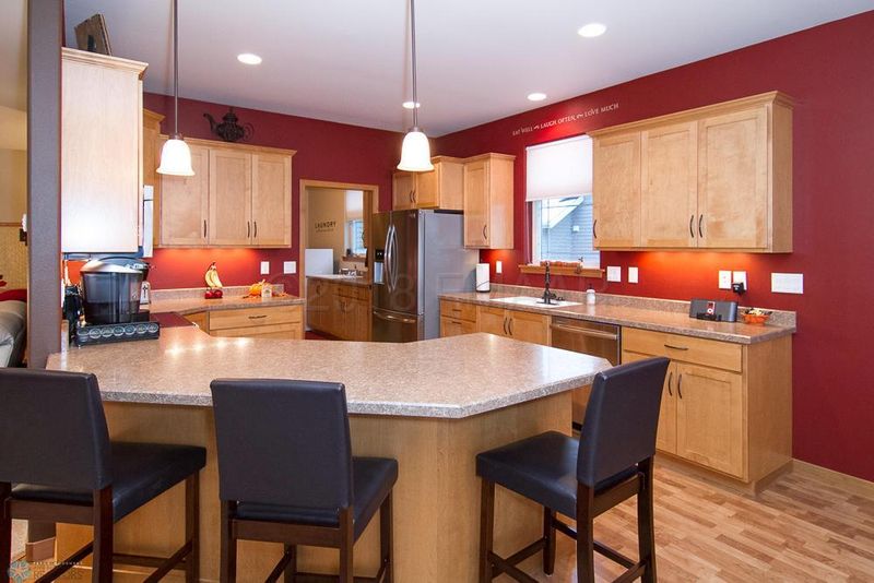 3361 24th St S, Moorhead, MN 56560