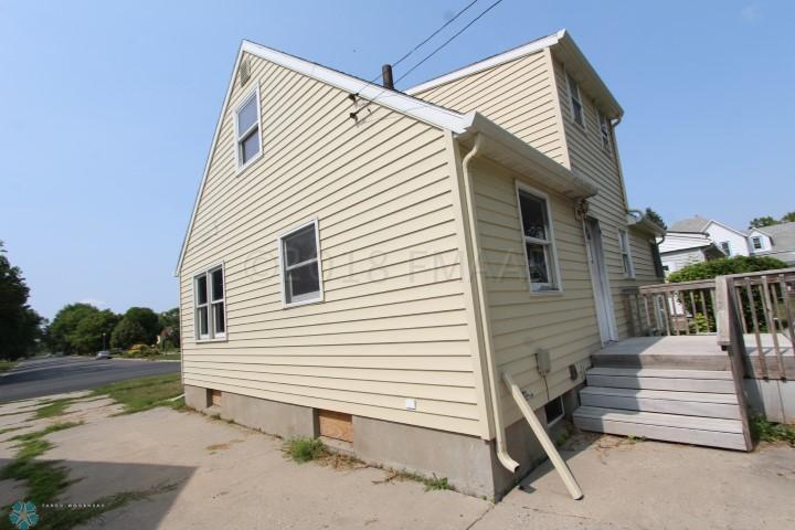 1200 5th Ave NW, East Grand Forks, MN 56721