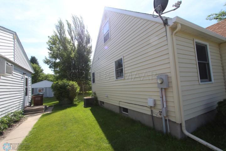 1200 5th Ave NW, East Grand Forks, MN 56721