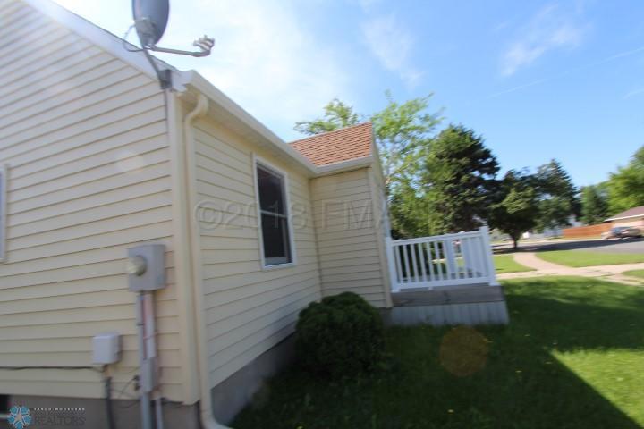 1200 5th Ave NW, East Grand Forks, MN 56721