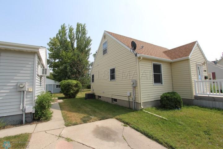 1200 5th Ave NW, East Grand Forks, MN 56721