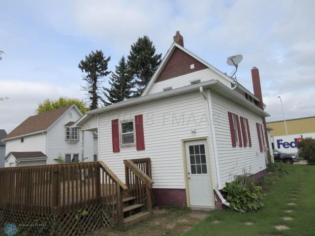 17 3rd St NE, East Grand Forks, MN 56721