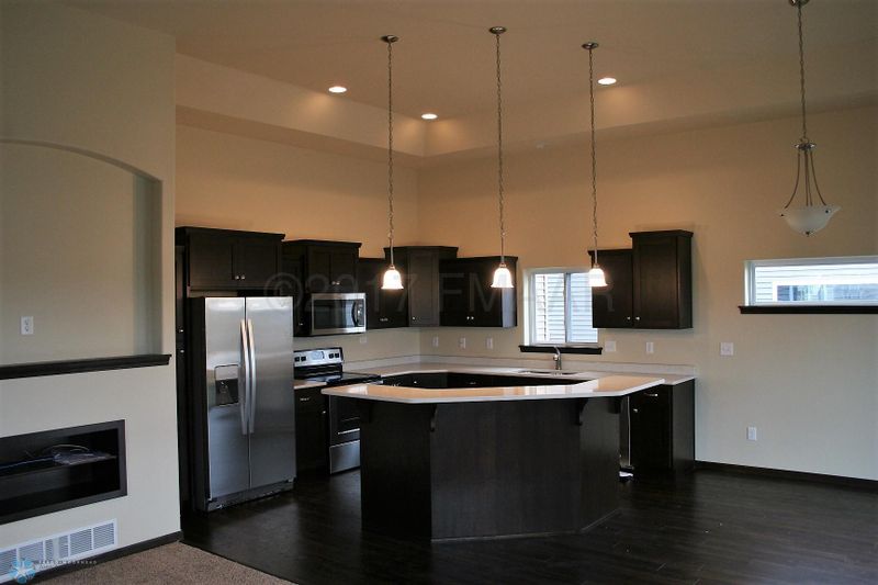 3511 30th St S, Moorhead, MN 56560