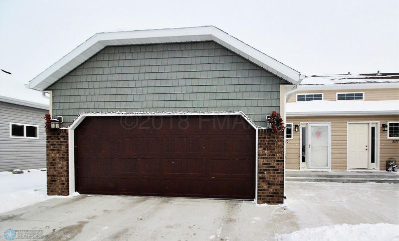3370 27th St S, Moorhead, MN 56560