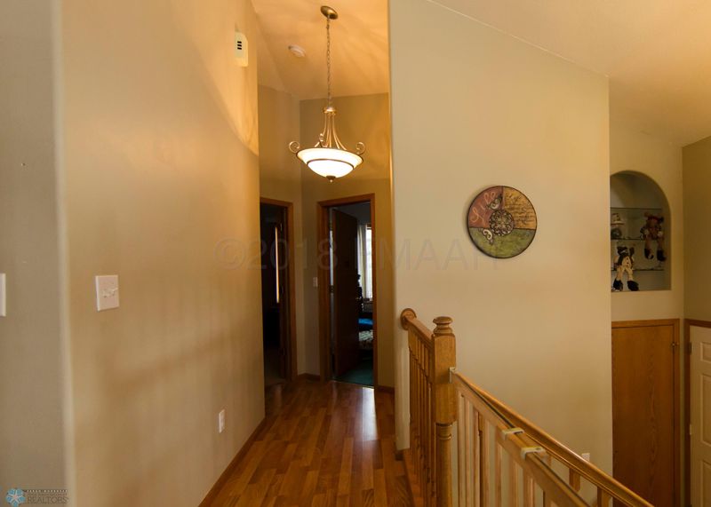 18196 Willow Springs Rd, Detroit Lakes, MN 56501