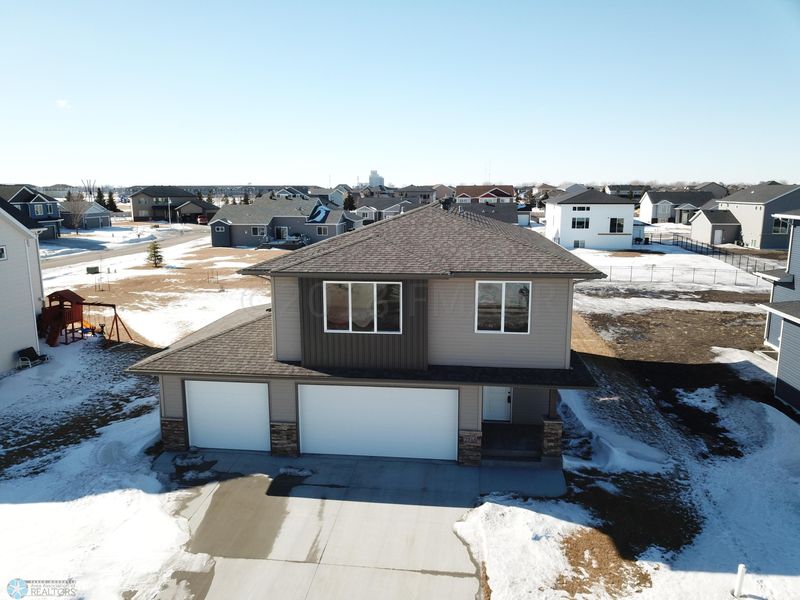 2213 42nd St S, Moorhead, MN 56560