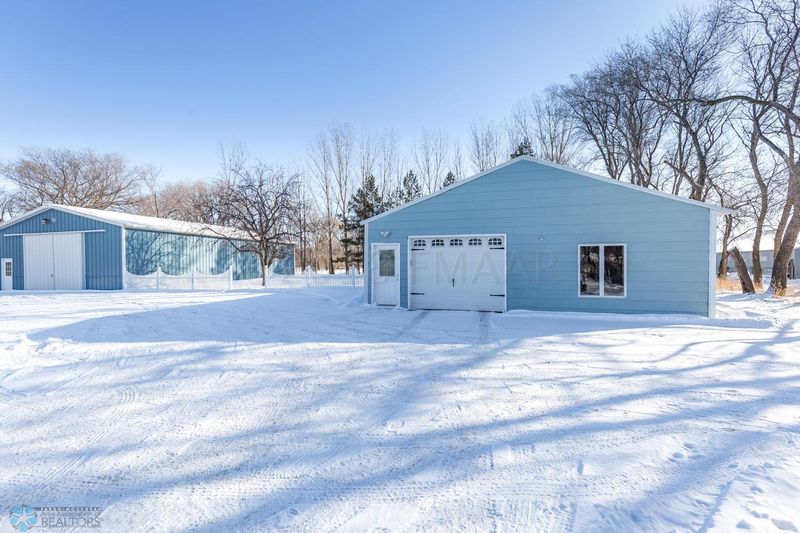 6212 Broadway St NW, Moorhead, MN 56560