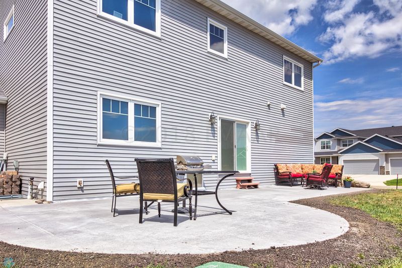 3825 22 Ave S, Moorhead, MN 56560