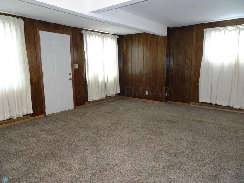 511 Front St N, Barnesville, MN 56514