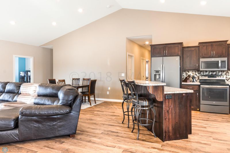 10146 Ida Oaks Rd, Pelican Rapids, MN 56572