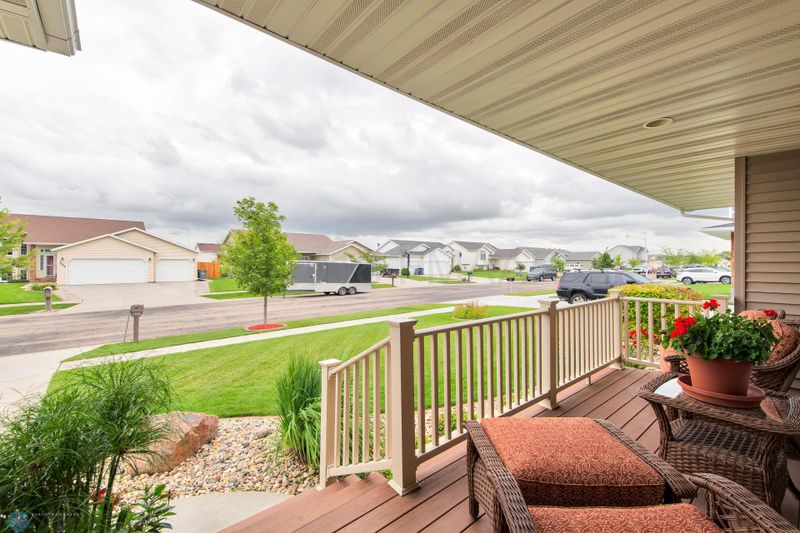 4415 15th St S, Moorhead, MN 56560