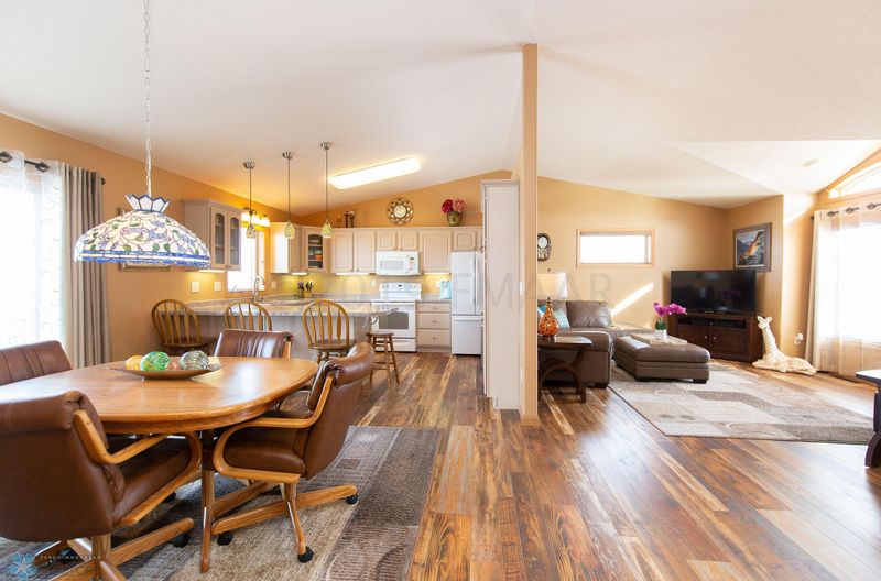 506 Woodbridge Dr, Dilworth, MN 56529