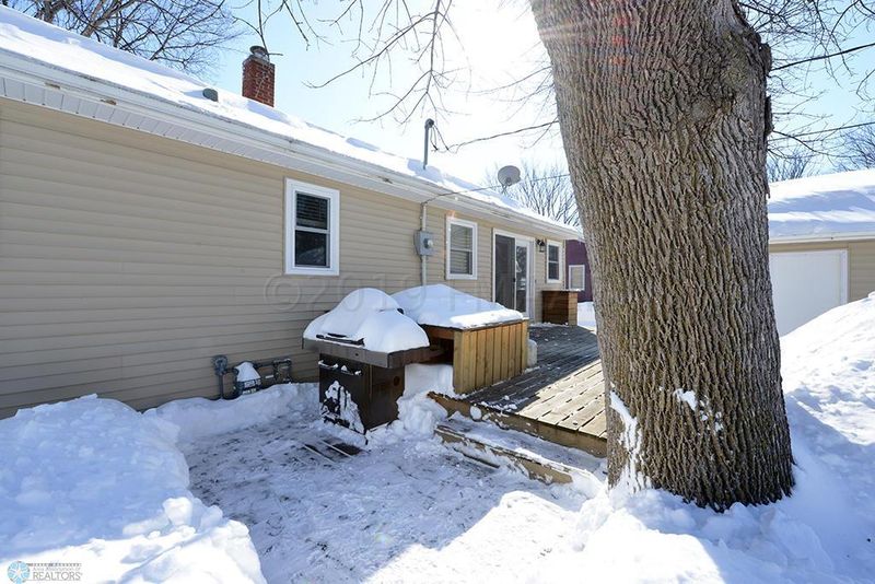 1511 12th St S, Moorhead, MN 56560