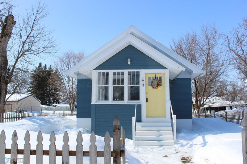613 3 St SE, Barnesville, MN 56514