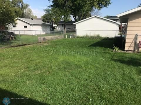 1116 19th St N, Moorhead, MN 56560