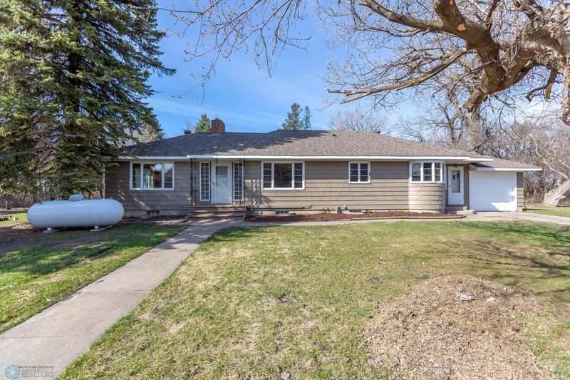 8422 90 St S, Sabin, MN 56580