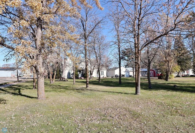 513 Davis Ave, Detroit Lakes, MN 56501