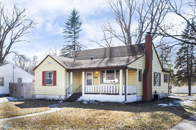 1001 12th St S, Moorhead, MN 56560