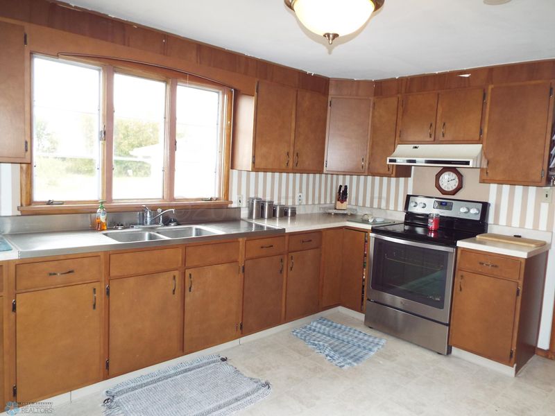 9223 50 Ave S, Sabin, MN 56580