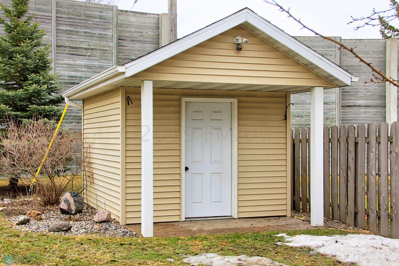 2616 Brookdale Rd, Moorhead, MN 56560