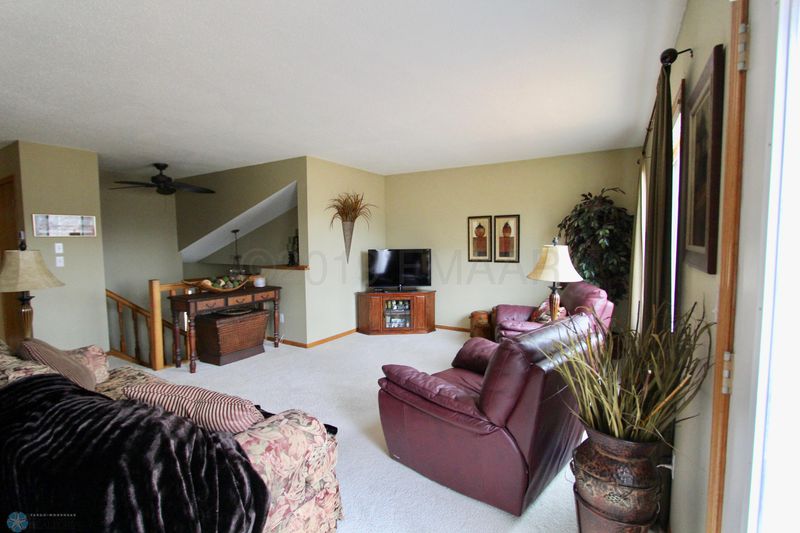 2735 26th St S, Moorhead, MN 56560