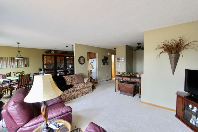 2735 26th St S, Moorhead, MN 56560